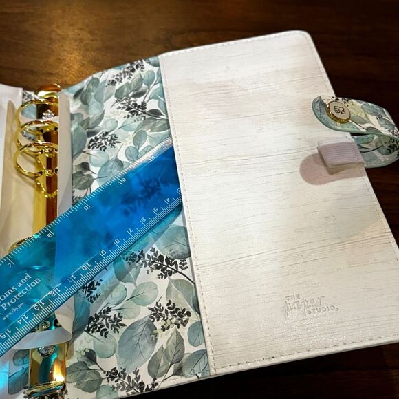 Agenda 52 6 Ring Planner Binder Pockets 7.5 x 9.5 inches Faux Wood White Washed - Picture 6 of 7